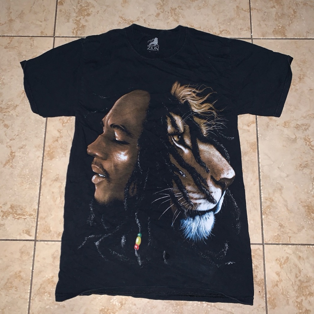 Black Graphic T-Shirt with Lion and Bob Marley